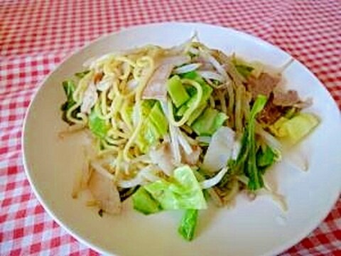 自家製塩ダレで♪野菜たっぷりガーリック焼きそば